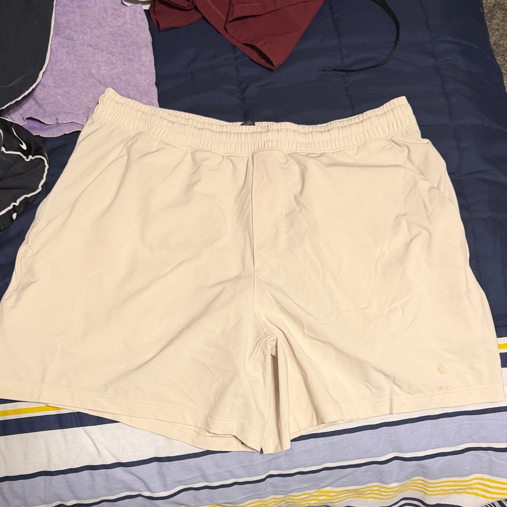 LuluLemon Pacebreaker Beige Elastic Waist Shorts